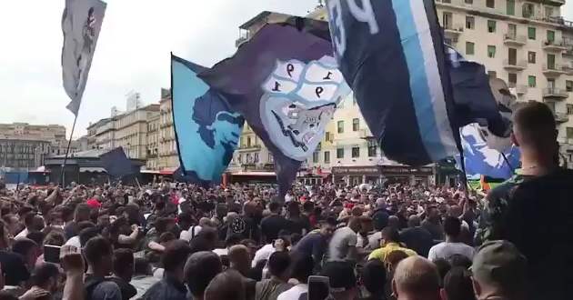 tifosi-napoli-stazione.jpg